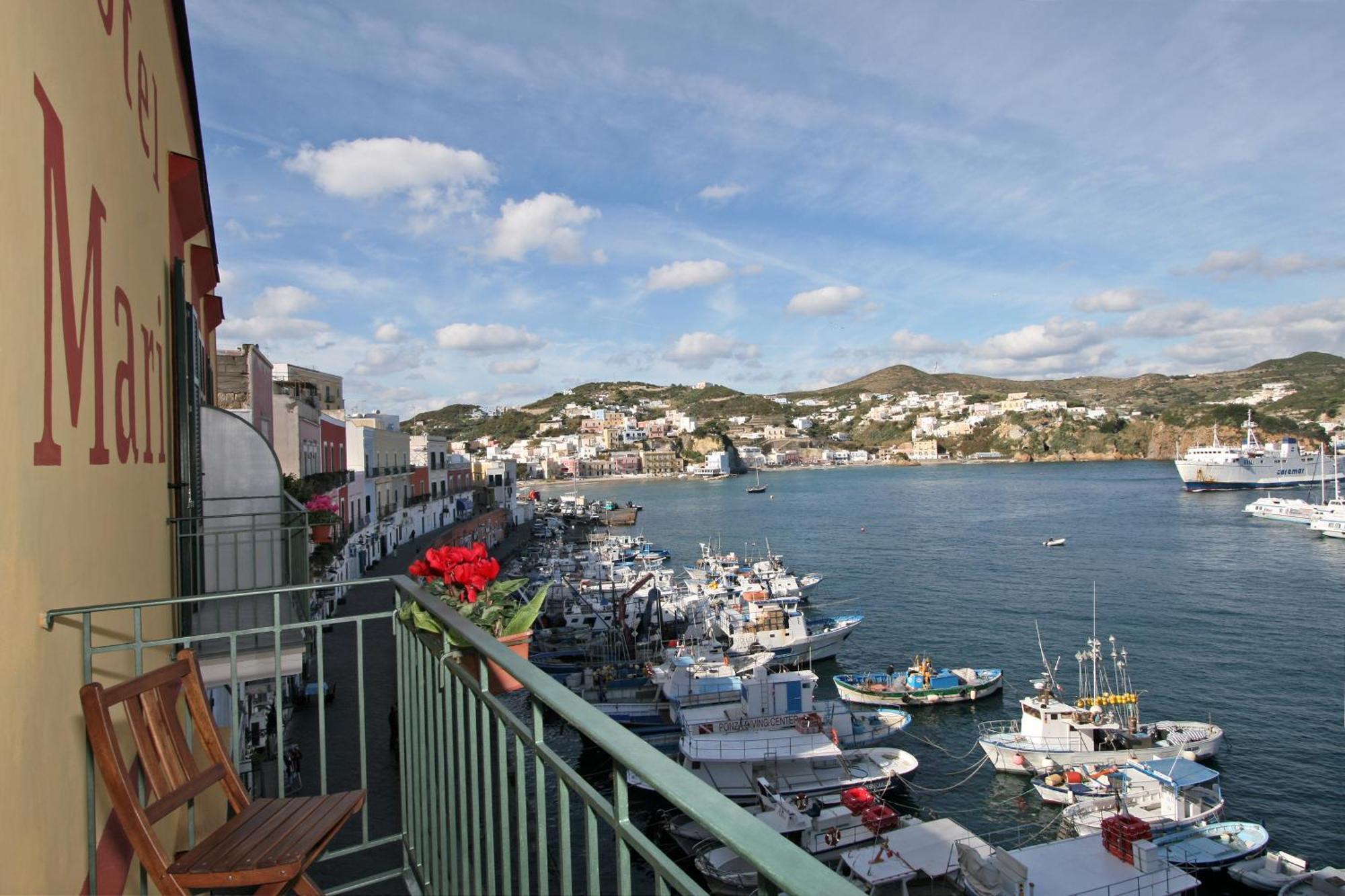 Hotel Mari Ponza Buitenkant foto