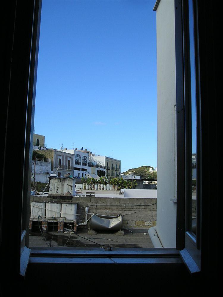 Hotel Mari Ponza Buitenkant foto