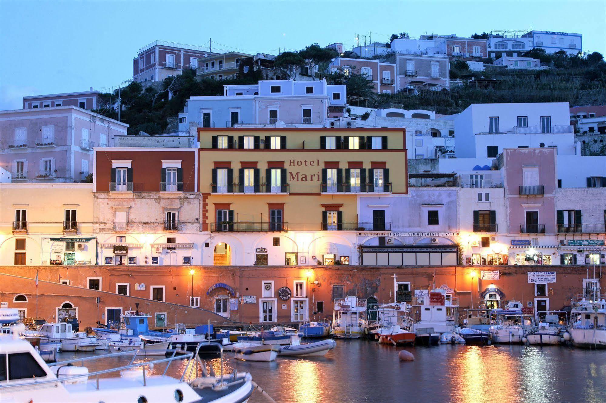 Hotel Mari Ponza Buitenkant foto