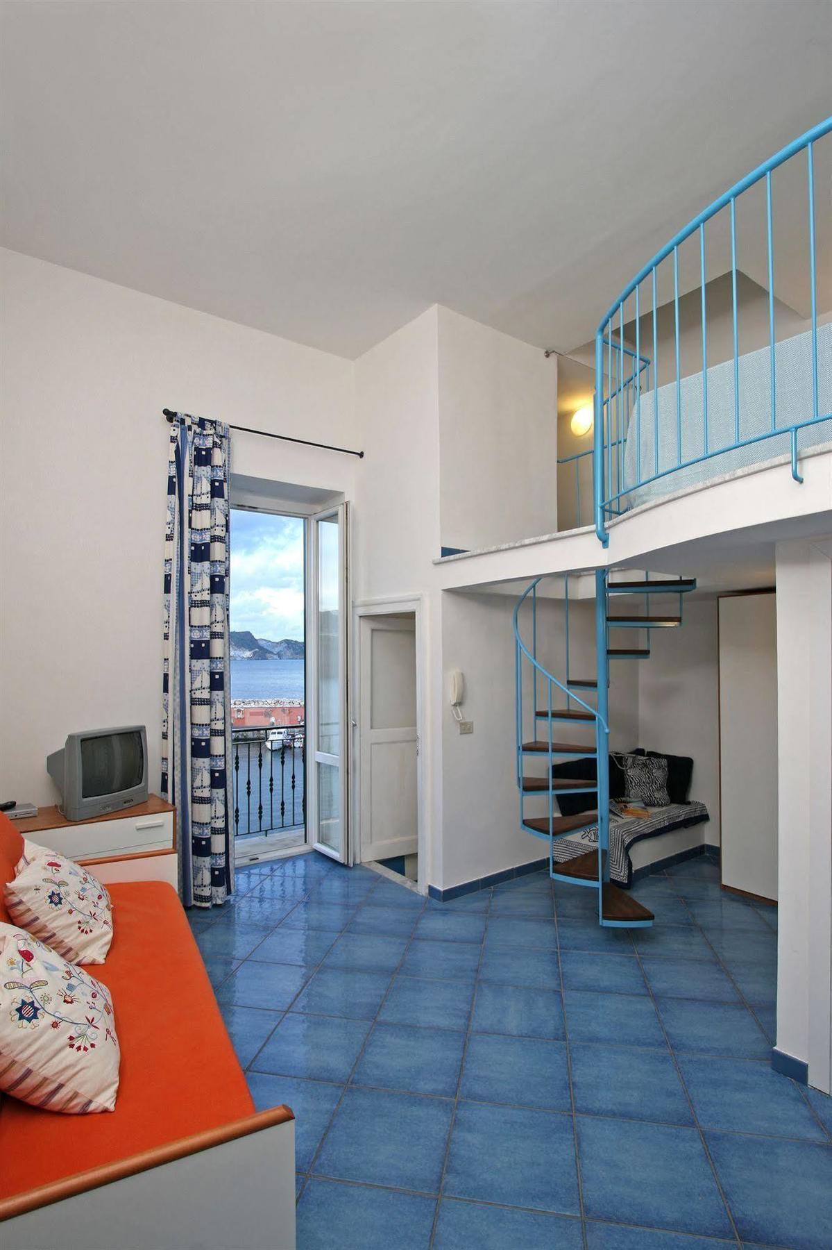 Hotel Mari Ponza Buitenkant foto